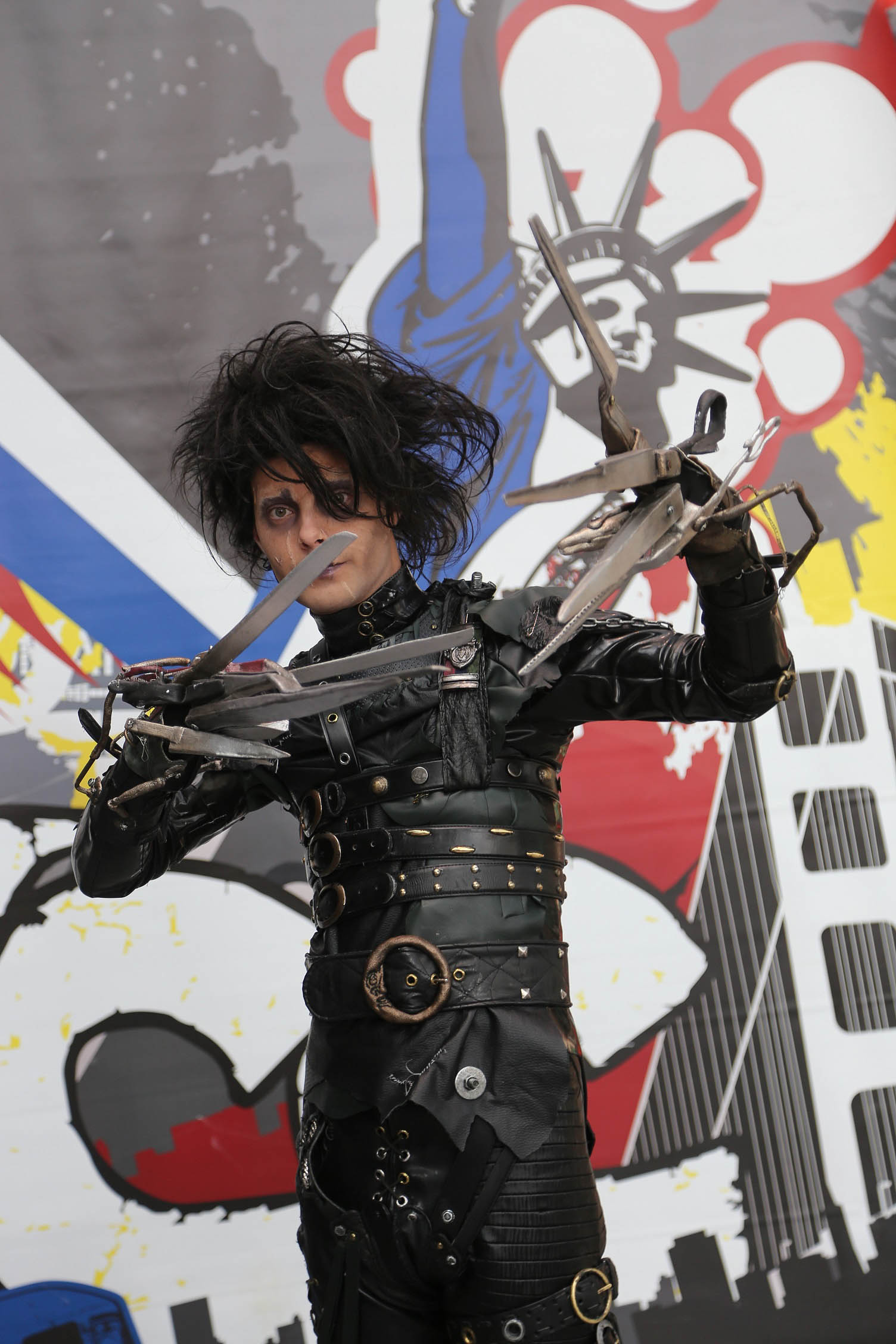 Edward Scissorhands costume photographed at a fan convention